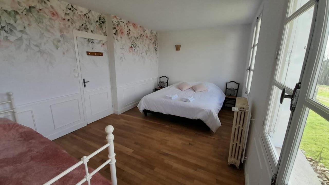 Gite Cottage Chaleureux En Pleine Campagne Vue Sur Les Monts Et Forets Et Le Chateau De Carrouges Dış mekan fotoğraf